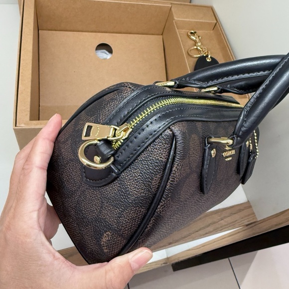 Coach Boxed Mini Rowan Crossbody Bag And Mirror Bag Charm Set CCL59 - Picture 3 of 12